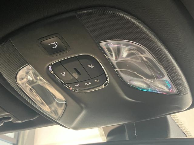 ジープ・コンパス リミテッド　弊社試乗車　純正ナビ　レザーシート　電動リアゲート　電動パワーシート　ＬＥＤヘッドライト　ＥＴＣ２．０　シートヒーター　障害物センサー　衝突軽減ブレーキ　スマートキー　バックカメラ　新車保証継承（50枚目）