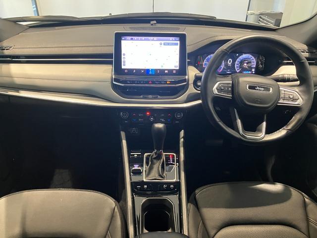 ジープ・コンパス リミテッド　弊社試乗車　純正ナビ　レザーシート　電動リアゲート　電動パワーシート　ＬＥＤヘッドライト　ＥＴＣ２．０　シートヒーター　障害物センサー　衝突軽減ブレーキ　スマートキー　バックカメラ　新車保証継承（58枚目）