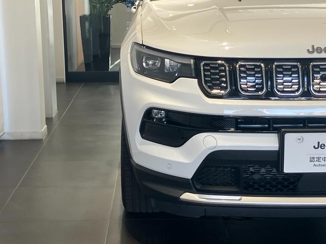 ジープ・コンパス リミテッド　弊社試乗車　純正ナビ　レザーシート　電動リアゲート　電動パワーシート　ＬＥＤヘッドライト　ＥＴＣ２．０　シートヒーター　障害物センサー　衝突軽減ブレーキ　スマートキー　バックカメラ　新車保証継承（59枚目）