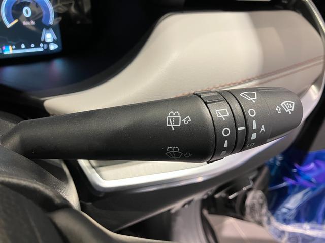 ジープ・コンパス 　新車保証継承　純正ナビ　ＬＥＤヘッドライト　全周囲カメラ　ＥＴＣ２．０　レザーシート　電動パワーシート　電動パワーリアゲート　障害物センサー　衝突軽減ブレーキ　アダプティブクルーズコントロール（10枚目）