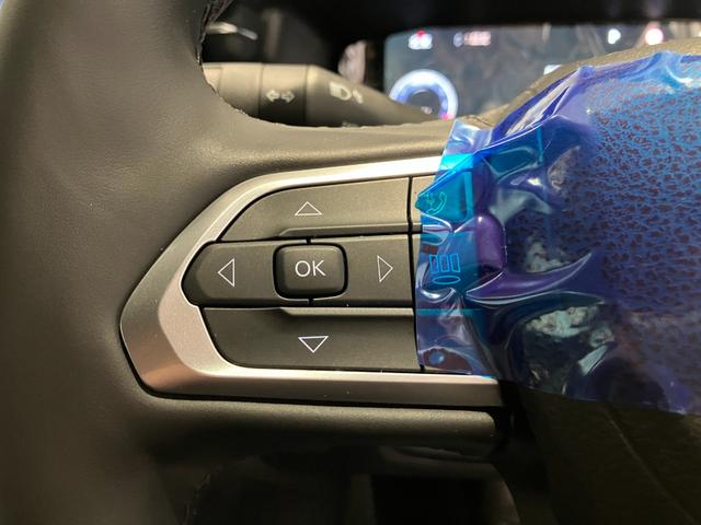 ジープ・コンパス 　新車保証継承　純正ナビ　ＬＥＤヘッドライト　全周囲カメラ　ＥＴＣ２．０　レザーシート　電動パワーシート　電動パワーリアゲート　障害物センサー　衝突軽減ブレーキ　アダプティブクルーズコントロール（31枚目）