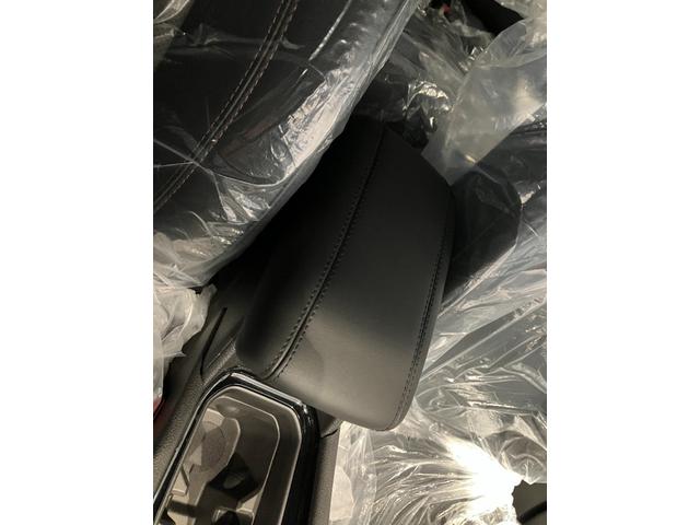 ジープ・コンパス 　新車保証継承　純正ナビ　ＬＥＤヘッドライト　全周囲カメラ　ＥＴＣ２．０　レザーシート　電動パワーシート　電動パワーリアゲート　障害物センサー　衝突軽減ブレーキ　アダプティブクルーズコントロール（32枚目）