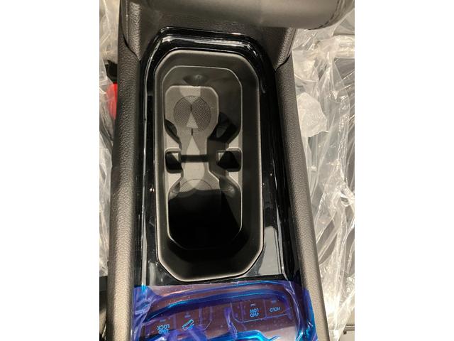 ジープ・コンパス 　新車保証継承　純正ナビ　ＬＥＤヘッドライト　全周囲カメラ　ＥＴＣ２．０　レザーシート　電動パワーシート　電動パワーリアゲート　障害物センサー　衝突軽減ブレーキ　アダプティブクルーズコントロール（44枚目）