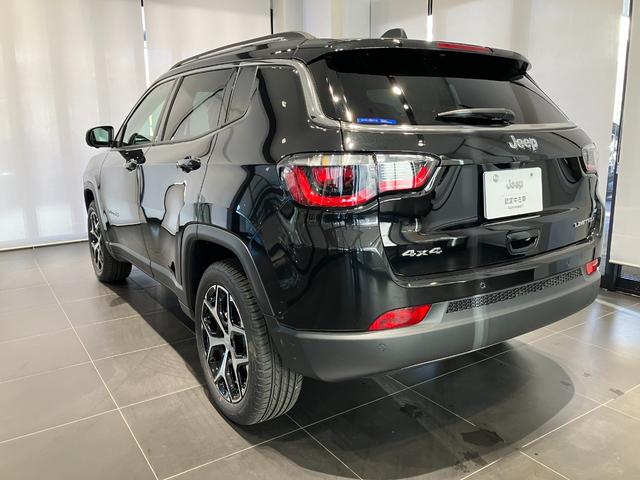 ジープ・コンパス 　新車保証継承　純正ナビ　ＬＥＤヘッドライト　全周囲カメラ　ＥＴＣ２．０　レザーシート　電動パワーシート　電動パワーリアゲート　障害物センサー　衝突軽減ブレーキ　アダプティブクルーズコントロール（51枚目）