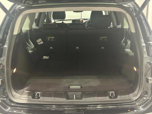 ジープ・コマンダー リミテッド　純正ナビ　レザーシート　障害物センサー　衝突軽減ブレーキ　シートヒーター　全周囲カメラ　ＬＥＤヘッドライト　バックカメラ　スマートキー　アダプティブクルーズコントロール　電動パワーシート　ＥＴＣ２．０（13枚目）