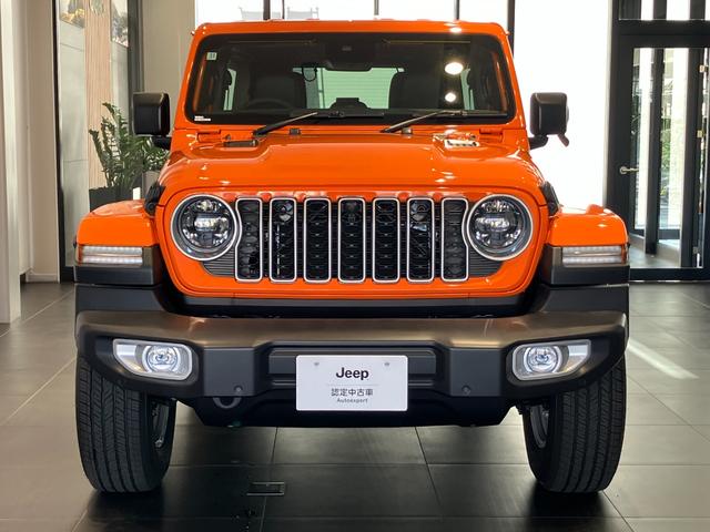 ジープ・ラングラーアンリミテッド サハラ　ホセ　新車保証継承　純正ナビ　ＬＥＤヘッドライト　　ＥＴＣ２．０　レザーシート　電動パワーシート　限定車１００台　障害物センサー　衝突軽減ブレーキ　アダプティブクルーズコントロール（5枚目）