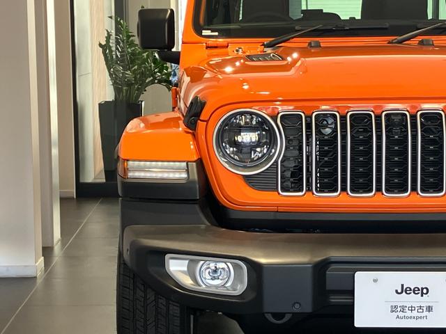 ジープ・ラングラーアンリミテッド サハラ　ホセ　新車保証継承　純正ナビ　ＬＥＤヘッドライト　　ＥＴＣ２．０　レザーシート　電動パワーシート　限定車１００台　障害物センサー　衝突軽減ブレーキ　アダプティブクルーズコントロール（7枚目）