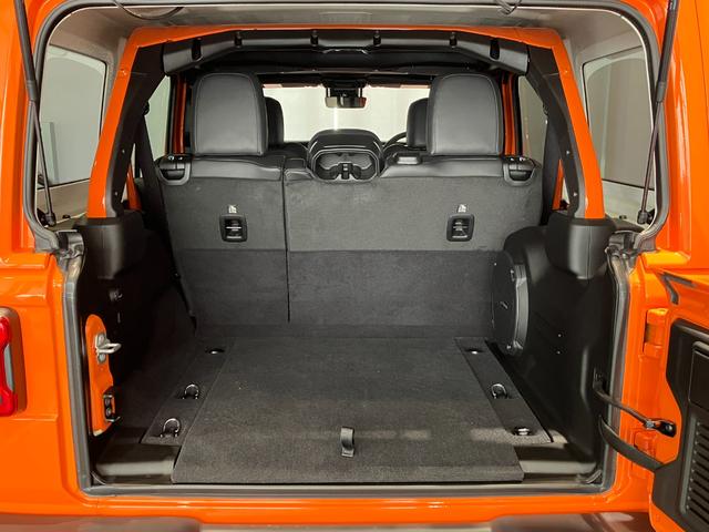 ジープ・ラングラーアンリミテッド サハラ　ホセ　新車保証継承　純正ナビ　ＬＥＤヘッドライト　　ＥＴＣ２．０　レザーシート　電動パワーシート　限定車１００台　障害物センサー　衝突軽減ブレーキ　アダプティブクルーズコントロール（32枚目）