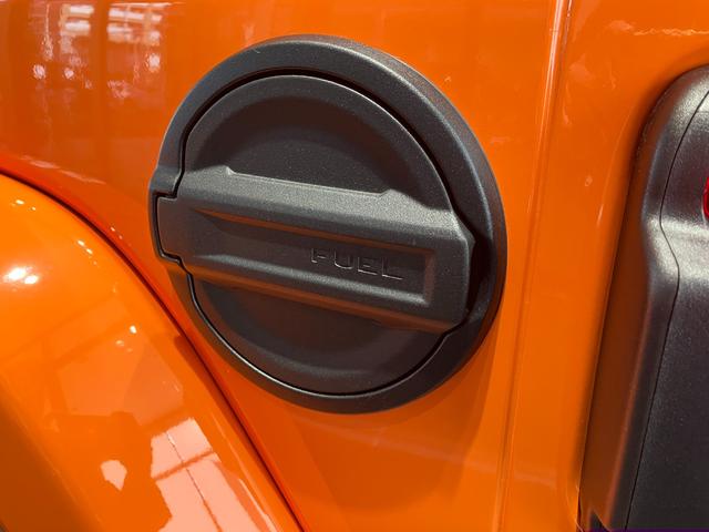 ジープ・ラングラーアンリミテッド サハラ　ホセ　新車保証継承　純正ナビ　ＬＥＤヘッドライト　　ＥＴＣ２．０　レザーシート　電動パワーシート　限定車１００台　障害物センサー　衝突軽減ブレーキ　アダプティブクルーズコントロール（47枚目）