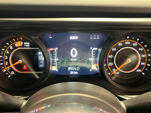 ジープ・ラングラーアンリミテッド サハラ　ホセ　新車保証継承　純正ナビ　ＬＥＤヘッドライト　　ＥＴＣ２．０　レザーシート　電動パワーシート　限定車１００台　障害物センサー　衝突軽減ブレーキ　アダプティブクルーズコントロール（49枚目）