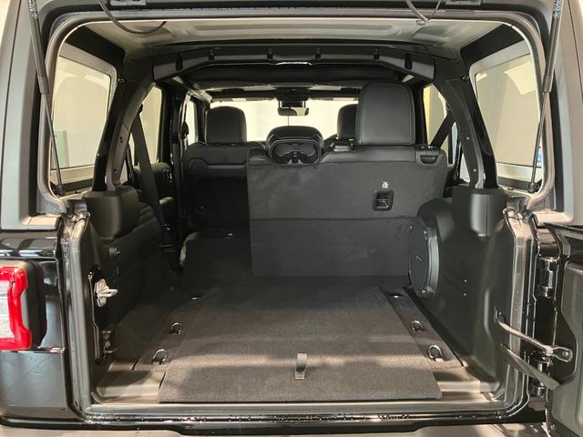 ジープ・ラングラーアンリミテッド 新車保証継承 認定中古車 AppleCarplay AndroidAuto ETC2.0 SDナビ パワーシート シートヒーター ステアリングヒーター レザーシート(22枚目)