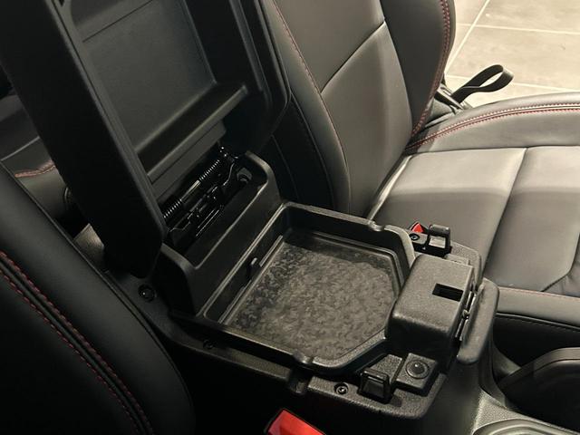 ���₢���킹�́A�W�[�v���͌��F�O�S�Q�|�V�T�V�|�O�T�T�T�܂ŁI�I���҂����Ă���܂��B