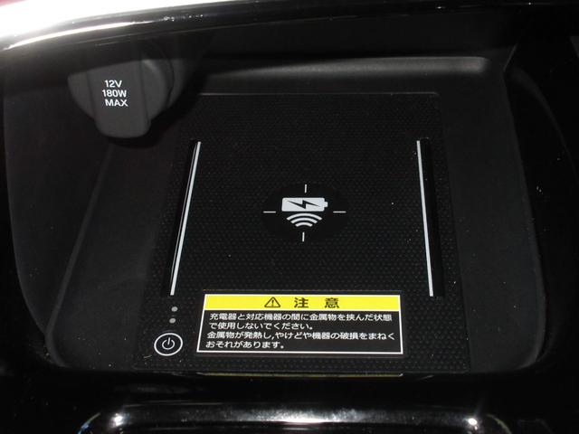 ｅ：ＨＥＶＺ　ホンダセンシングＨコネクトディスプレイＢｌｕｅｔｏｏｔｈドラレコＥＴＣ　パーキングセンサー　ＶＳＡ　スマ－トキ－　ＡＡＣ　Ｒカメ　ＬＥＤライト　盗難防止装置　フルセグＴＶ　運転席エアバッグ　ＵＳＢ接続(4枚目)