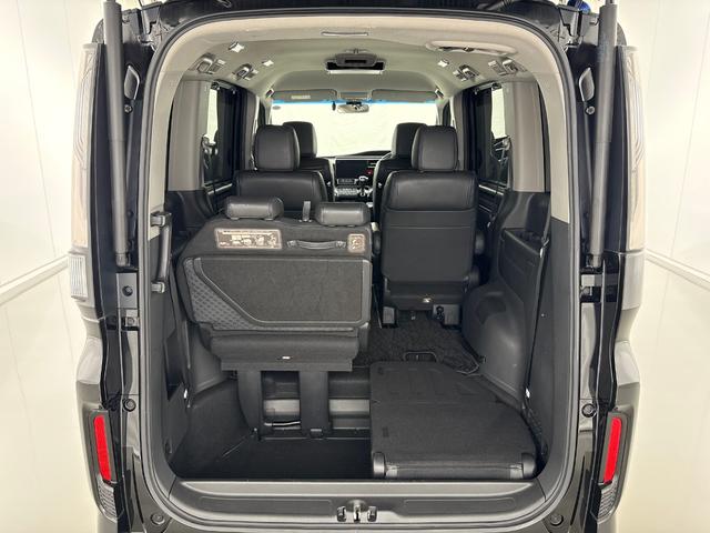 ステップワゴンスパーダ スパーダ・クールスピリットホンダセンシング 純正メモリーナビ/フルセグTV/バックカメラ/LEDヘッドライト/ETC2.0/両側パワースライドドア/リア席ルーフモニター/パドルシフト/スマートキー/前後ドラレコ/サイドカーテンエアバック 地TV(42枚目)