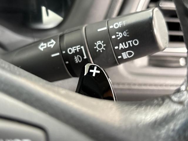 ヴェゼル ハイブリッドX /ワンオーナー/禁煙車/純正メモリーナビ/リアカメラ/LEDヘッドライト/ 純正16インチアルミホイール/前後ドラレコ/シートヒーター/CTBA/ メンテナンスノート キーレスエントリー リヤカメラ(13枚目)