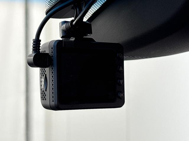 ヴェゼル ハイブリッドX /ワンオーナー/禁煙車/純正メモリーナビ/リアカメラ/LEDヘッドライト/ 純正16インチアルミホイール/前後ドラレコ/シートヒーター/CTBA/ メンテナンスノート キーレスエントリー リヤカメラ(17枚目)