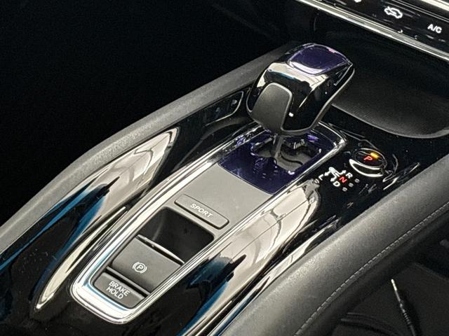 ヴェゼル ハイブリッドX /ワンオーナー/禁煙車/純正メモリーナビ/リアカメラ/LEDヘッドライト/ 純正16インチアルミホイール/前後ドラレコ/シートヒーター/CTBA/ メンテナンスノート キーレスエントリー リヤカメラ(24枚目)