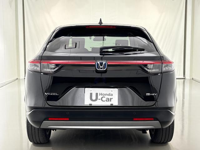 ヴェゼル ｅ：ＨＥＶＸ　純正メモリーナビ　フルセグＴＶ　バックカメラ　前後ドラレコ　ＬＥＤヘッドライト　ＥＴＣ２．０　横滑り防止装置　ホンダセンシング　パドルシフト　ワイヤレス充電器　前後障害物センサー　ＡＡＣ　スマ－トキ－（6枚目）