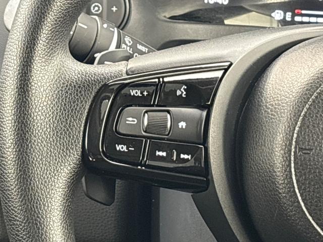 ヴェゼル ｅ：ＨＥＶＸ　純正メモリーナビ　フルセグＴＶ　バックカメラ　前後ドラレコ　ＬＥＤヘッドライト　ＥＴＣ２．０　横滑り防止装置　ホンダセンシング　パドルシフト　ワイヤレス充電器　前後障害物センサー　ＡＡＣ　スマ－トキ－（12枚目）