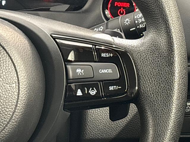 ヴェゼル ｅ：ＨＥＶＸ　純正メモリーナビ　フルセグＴＶ　バックカメラ　前後ドラレコ　ＬＥＤヘッドライト　ＥＴＣ２．０　横滑り防止装置　ホンダセンシング　パドルシフト　ワイヤレス充電器　前後障害物センサー　ＡＡＣ　スマ－トキ－（13枚目）