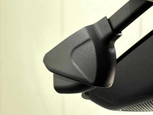 ヴェゼル ｅ：ＨＥＶＸ　純正メモリーナビ　フルセグＴＶ　バックカメラ　前後ドラレコ　ＬＥＤヘッドライト　ＥＴＣ２．０　横滑り防止装置　ホンダセンシング　パドルシフト　ワイヤレス充電器　前後障害物センサー　ＡＡＣ　スマ－トキ－（19枚目）