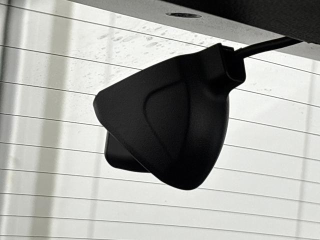 ヴェゼル ｅ：ＨＥＶＸ　純正メモリーナビ　フルセグＴＶ　バックカメラ　前後ドラレコ　ＬＥＤヘッドライト　ＥＴＣ２．０　横滑り防止装置　ホンダセンシング　パドルシフト　ワイヤレス充電器　前後障害物センサー　ＡＡＣ　スマ－トキ－（20枚目）