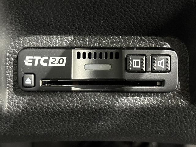 ヴェゼル ｅ：ＨＥＶＸ　純正メモリーナビ　フルセグＴＶ　バックカメラ　前後ドラレコ　ＬＥＤヘッドライト　ＥＴＣ２．０　横滑り防止装置　ホンダセンシング　パドルシフト　ワイヤレス充電器　前後障害物センサー　ＡＡＣ　スマ－トキ－（22枚目）