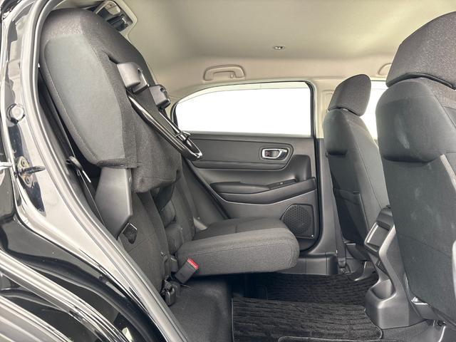 ヴェゼル ｅ：ＨＥＶＸ　純正メモリーナビ　フルセグＴＶ　バックカメラ　前後ドラレコ　ＬＥＤヘッドライト　ＥＴＣ２．０　横滑り防止装置　ホンダセンシング　パドルシフト　ワイヤレス充電器　前後障害物センサー　ＡＡＣ　スマ－トキ－（33枚目）