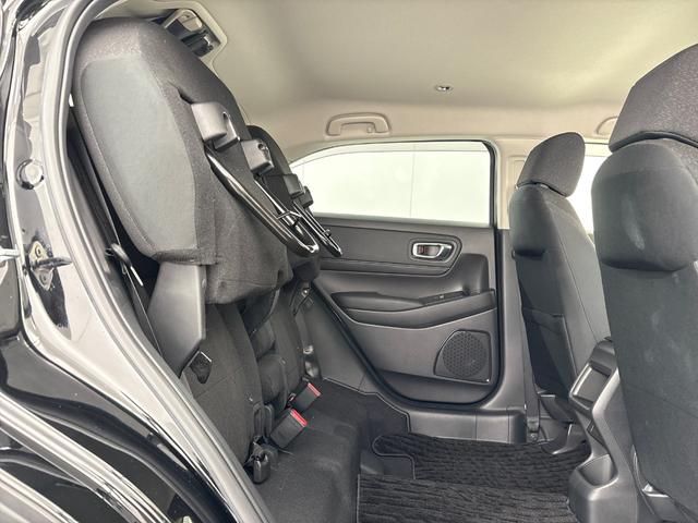 ヴェゼル ｅ：ＨＥＶＸ　純正メモリーナビ　フルセグＴＶ　バックカメラ　前後ドラレコ　ＬＥＤヘッドライト　ＥＴＣ２．０　横滑り防止装置　ホンダセンシング　パドルシフト　ワイヤレス充電器　前後障害物センサー　ＡＡＣ　スマ－トキ－（34枚目）