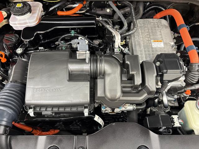 ヴェゼル ｅ：ＨＥＶＸ　純正メモリーナビ　フルセグＴＶ　バックカメラ　前後ドラレコ　ＬＥＤヘッドライト　ＥＴＣ２．０　横滑り防止装置　ホンダセンシング　パドルシフト　ワイヤレス充電器　前後障害物センサー　ＡＡＣ　スマ－トキ－（40枚目）