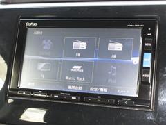 ナビゲーションはギャザズメモリーナビ（ＶＸＭ−１９５ＶＦｉ）を装着しております。ＡＭ、ＦＭ、ＣＤ、ＤＶＤ再生、Ｂｌｕｅｔｏｏｔｈ、音楽録音再生、フルセグＴＶがご使用いただけます。 5