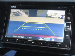 ナビゲーションはギャザズメモリーナビ（ＶＸＭ−１９４ＶＦｉ）を装着しております。ＡＭ、ＦＭ、ＣＤ、ＤＶＤ再生、Ｂｌｕｅｔｏｏｔｈ、フルセグＴＶがご使用いただけます。初めて訪れた場所でも安心ですね！ 4