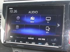 ナビゲーションはギャザズ９インチメモリーナビ（ＶＸＭ−１９７ＶＦＮｉ）を装着しております。ＡＭ、ＦＭ、ＣＤ、ＤＶＤ再生、Ｂｌｕｅｔｏｏｔｈ、音楽録音再生、フルセグＴＶがご使用いただけます。 5