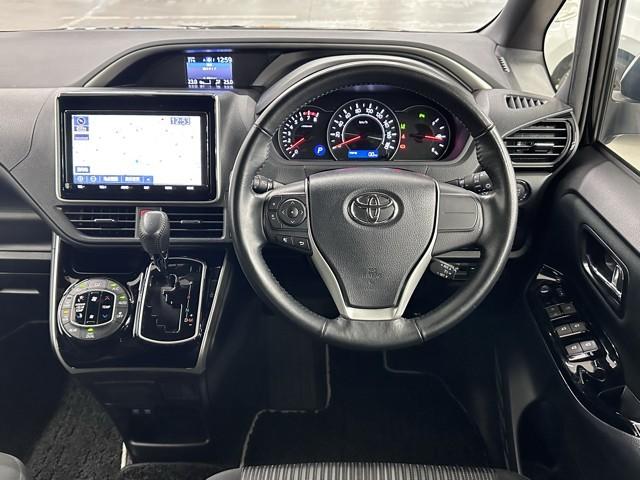 ヴォクシー ZS 煌II 4WD 7人乗り セーフティセンス ICS 9インチナビ フルセグTV CD/DVD再生 バックカメラ ETC ドラレコ クルーズコントロール 両側パワースライドドア LEDライト アルミホイール(4枚目)