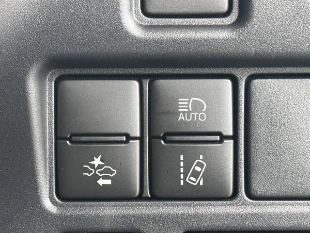 ヴォクシー ZS 煌II 4WD 7人乗り セーフティセンス ICS 9インチナビ フルセグTV CD/DVD再生 バックカメラ ETC ドラレコ クルーズコントロール 両側パワースライドドア LEDライト アルミホイール(11枚目)
