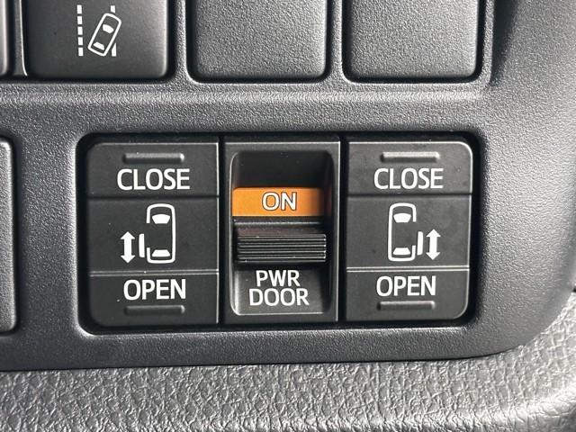 ヴォクシー ZS 煌II 4WD 7人乗り セーフティセンス ICS 9インチナビ フルセグTV CD/DVD再生 バックカメラ ETC ドラレコ クルーズコントロール 両側パワースライドドア LEDライト アルミホイール(15枚目)