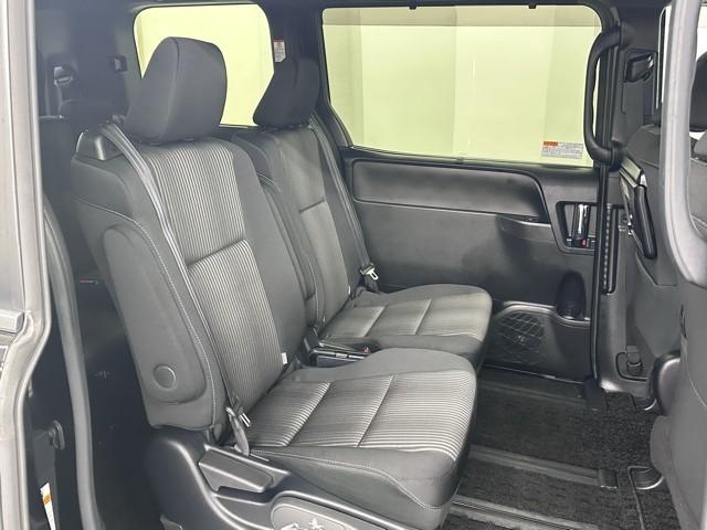 ヴォクシー ZS 煌II 4WD 7人乗り セーフティセンス ICS 9インチナビ フルセグTV CD/DVD再生 バックカメラ ETC ドラレコ クルーズコントロール 両側パワースライドドア LEDライト アルミホイール(18枚目)
