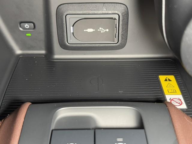 ハリアー Ｚ　盗難防止　運転席パワーシート　地デジ　横滑防止装置　リアビューカメラ　ヘッドライトＬＥＤ　アルミホイール　点検記録簿　Ｗエアバッグ　キーレス　ドラレコ付き　スマートキ－　サイドエアバッグ　エアコン（14枚目）