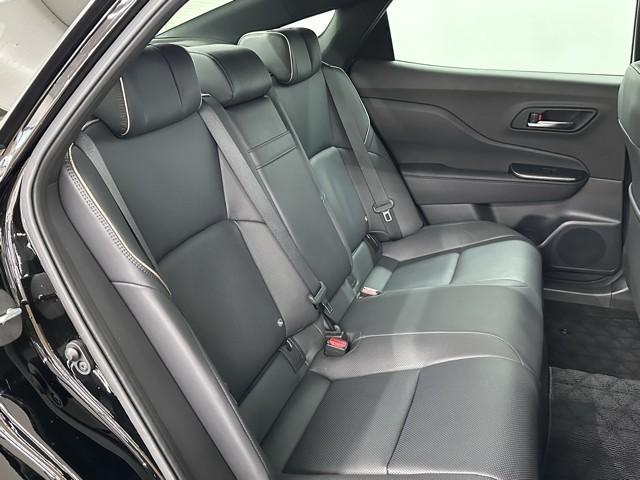 クラウンクロスオーバー Gレザーパッケージ クルーズコントロール パワーシート バックモニター 記録簿 LEDヘッドランプ レザーシート ドラレコ ETC 100V電源 フルセグTV 4WD スマートキー 盗難防止装置 キーレス ABS(17枚目)