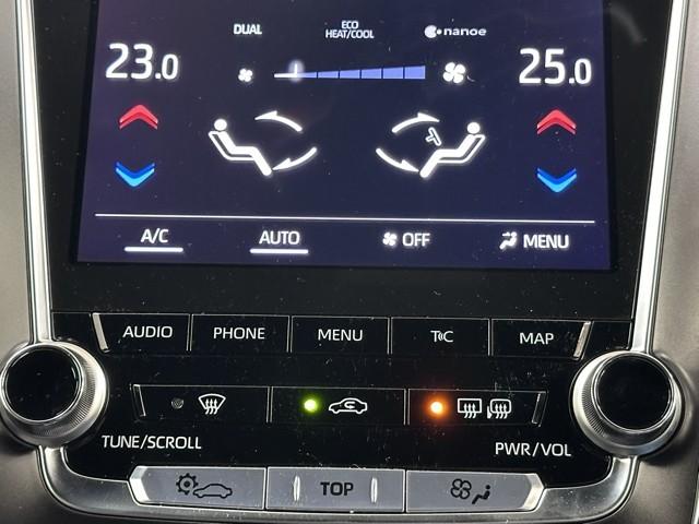 クラウンハイブリッド G 1オーナー 本革シート アルミ LEDヘッド キーフリー 記録簿 アイドリングストップ 横滑り防止機能 DVD ETC オートエアコン AUX ABS メモリナビ 盗難防止装置 エアバッグ ドラレコ(9枚目)