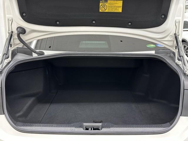 クラウンハイブリッド G 1オーナー 本革シート アルミ LEDヘッド キーフリー 記録簿 アイドリングストップ 横滑り防止機能 DVD ETC オートエアコン AUX ABS メモリナビ 盗難防止装置 エアバッグ ドラレコ(18枚目)