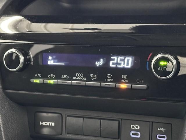 ヤリスクロス Ｇ　ＥＴＣ装備　リヤカメラ　点検記録簿　スマートエントリー　イモビライザー　オートエアコン　アルミホイール　キーレス　パワーウィンドウ　クルコン　ＡＢＳ　ドライブレコーダー　エアバッグ　パワーステアリング（8枚目）