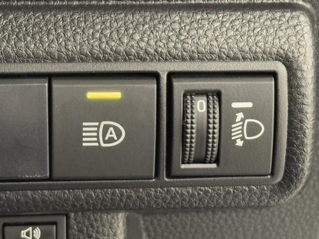 カローラツーリング Ｓ　ＴＶ　盗難防止　地デジ　ドライブレコーダー　Ｂモニター　ＬＥＤヘッドライト　フルオートエアコン　ＡＷ　横滑り防止装置　記録簿有　ＥＴＣ車載器　エアバッグ　クルコン　スマートキー＆プッシュスタート（10枚目）