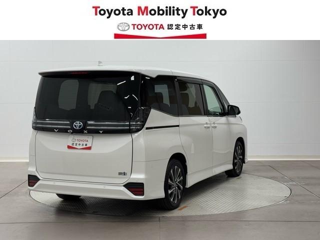 ヴォクシー ハイブリッドＳ－Ｚ　パワーウィンドウ　ＤＶＤ再生機能　インテリキー　横滑防止装置　地デジＴＶ　アクティブクルーズコントロール　１オナ　フルオートエアコン　リアカメラ　エアバッグ　ＡＢＳ　１００Ｖ充電　ナビＴＶ　ＷＡＣ（2枚目）