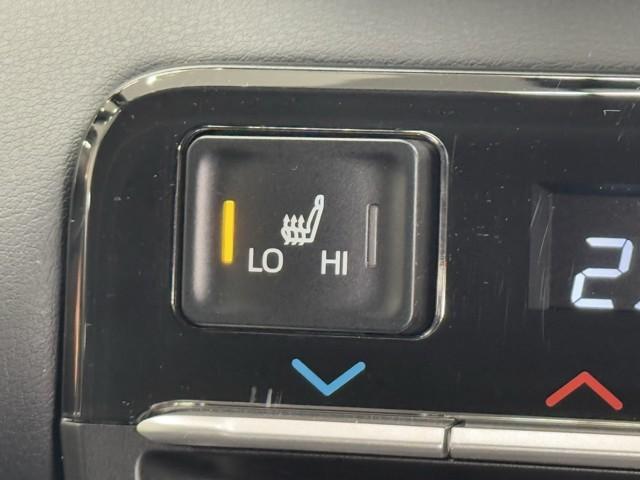 ヴォクシー ハイブリッドＳ－Ｚ　パワーウィンドウ　ＤＶＤ再生機能　インテリキー　横滑防止装置　地デジＴＶ　アクティブクルーズコントロール　１オナ　フルオートエアコン　リアカメラ　エアバッグ　ＡＢＳ　１００Ｖ充電　ナビＴＶ　ＷＡＣ（14枚目）