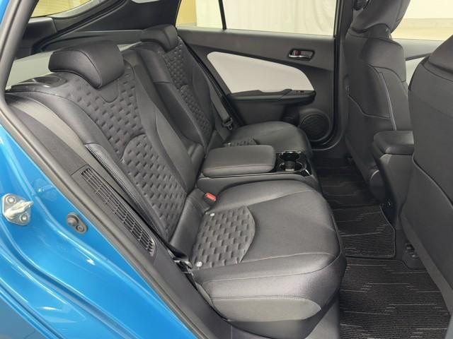 プリウスＰＨＶ Ａユーティリティプラス　ＡＣ１００Ｖ　ＬＥＤランプ　ドライブレコーダー　１オーナー　ＡＢＳ　ＡＵＸ　Ｂカメラ　スマートキー　横滑り防止機能　オートクルーズ　ＥＴＣ　盗難防止装置　オートエアコン　アルミホイール　ナビ＆ＴＶ（17枚目）