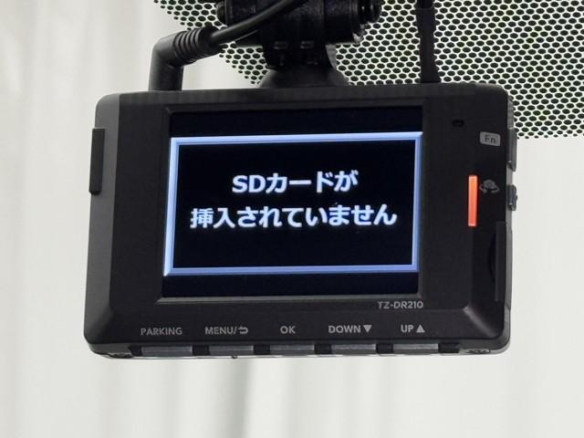 ヴェルファイアハイブリッド Z プレミア キーレス ナビ&TV 横滑り防止機能 ドライブレコーダー 黒革シート 寒冷地仕様 スマートキー 4WD車 クルーズコントロール 地デジTV サンルーフ 盗難防止装置 メモリーナビ 両側電動スライドドア(9枚目)