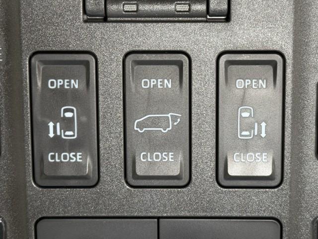 ヴェルファイアハイブリッド Z プレミア アイドリングストップ キーレス ナビ&TV 横滑り防止機能 ドライブレコーダー 黒革シート 寒冷地仕様 スマートキー ワンオーナー車 4WD車 クルーズコントロール 地デジTV サンルーフ 点検記録簿(11枚目)