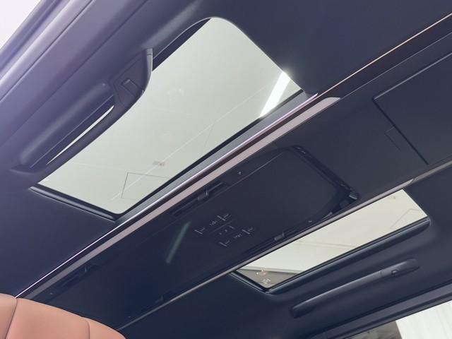 ヴェルファイアハイブリッド Z プレミア アイドリングストップ キーレス ナビ&TV 横滑り防止機能 ドライブレコーダー 黒革シート 寒冷地仕様 スマートキー ワンオーナー車 4WD車 クルーズコントロール 地デジTV サンルーフ 点検記録簿(18枚目)