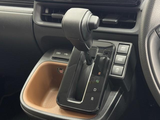 シエンタ ハイブリッドG サポカー 地デジテレビ ドライブレコーダー メモリナビ クルーズコントロール W電動ドア LED VSC ETC キーフリー ミュージックプレイヤー接続可 3列シート 1オーナー アイドリングストップ(11枚目)